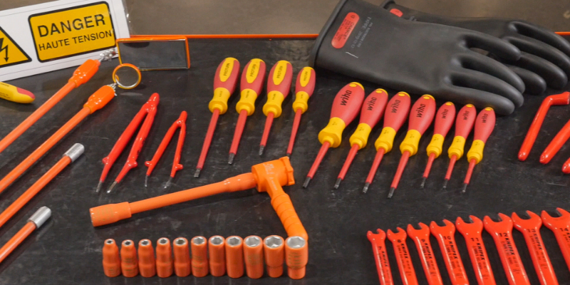 Automotive Technicians - Hybrid and Electric Vehicles 1 (HEV1) - Level 3